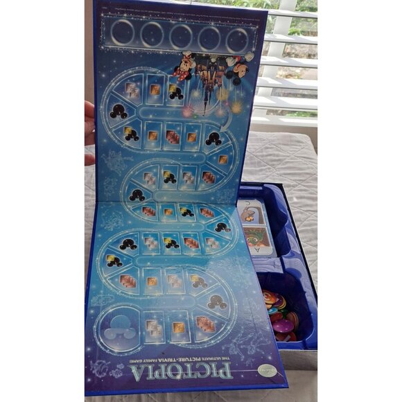Pictopia Disney Edition Ultimate Picture-Trivia Family Game 2-6 Players Ages 7+ - Picture 6 of 6